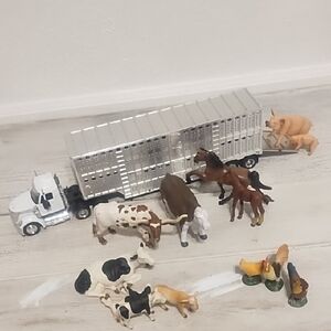 Silver Livestock Transport Truck with Farm Animals International Truck Diecas